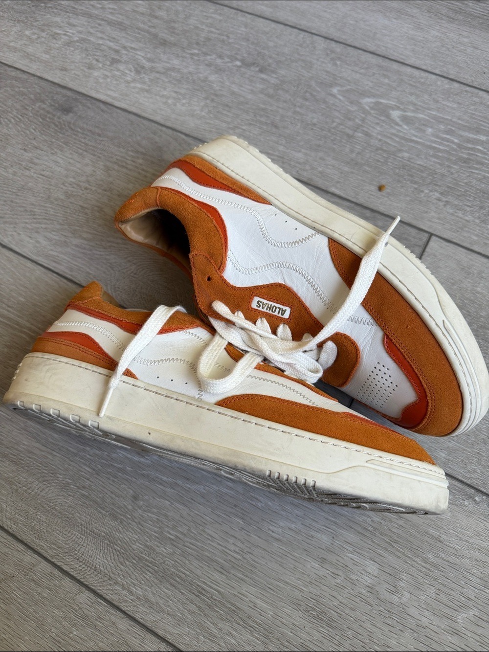 ALOHAS White and Orange Suede-Trim Low-Top Sneaker size 10 - Picture 2 of 10